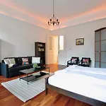 Standard Apartment By Hi5- Kiraly Apartment