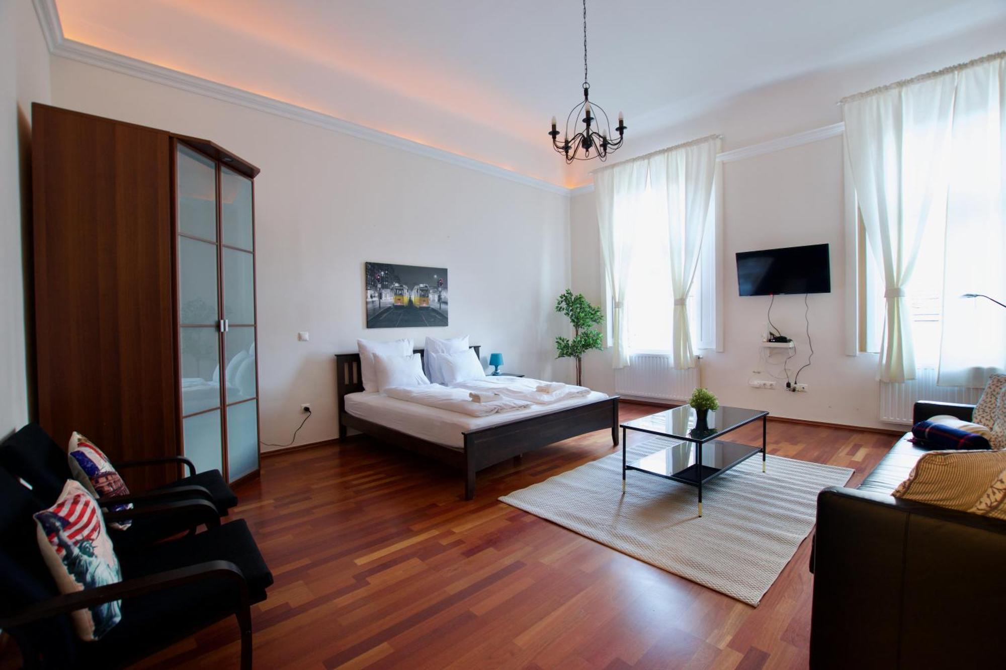 Apartment Standard By Hi5- Kiraly *