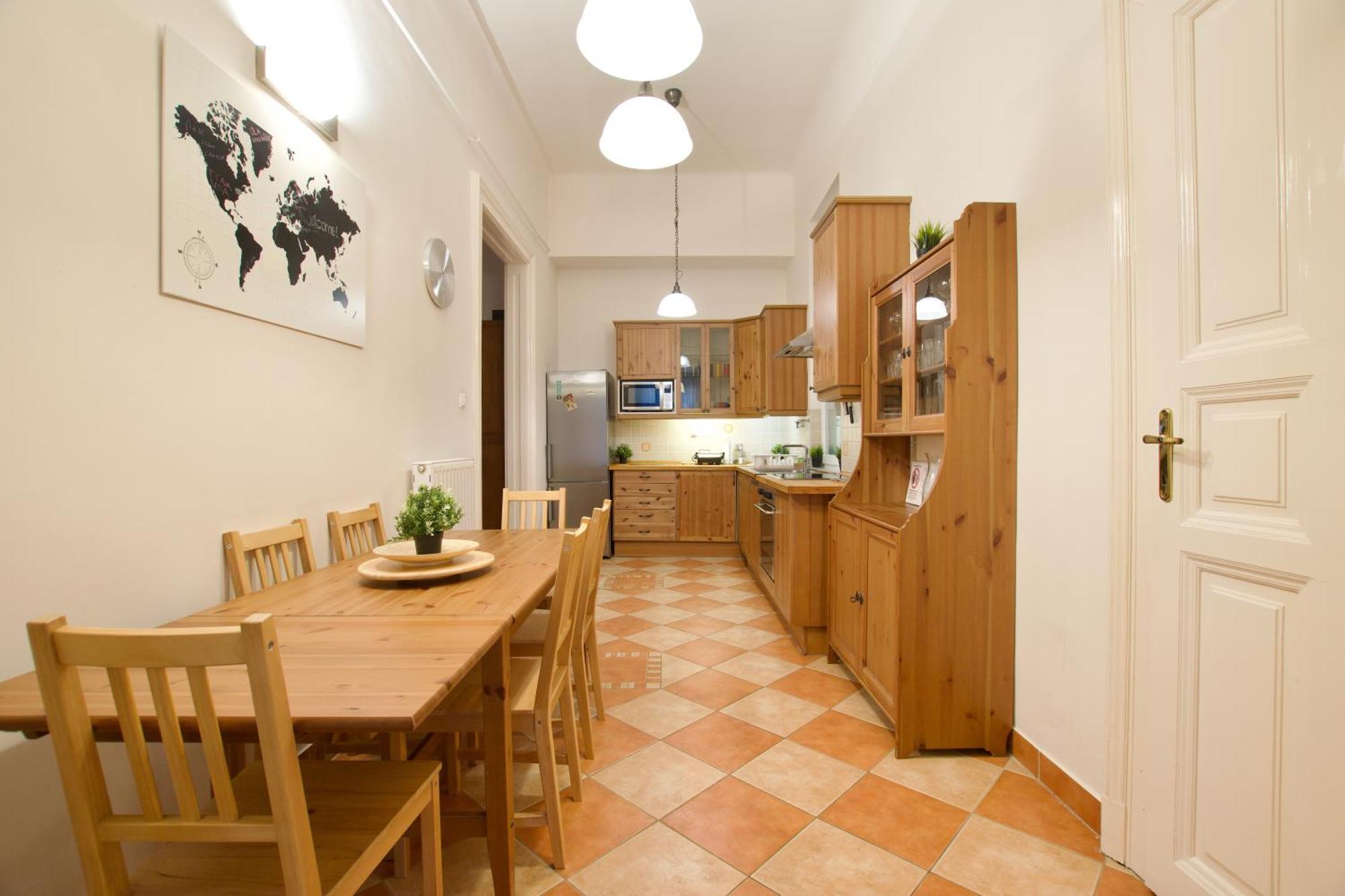 Apartment Standard By Hi5- Kiraly Budapest