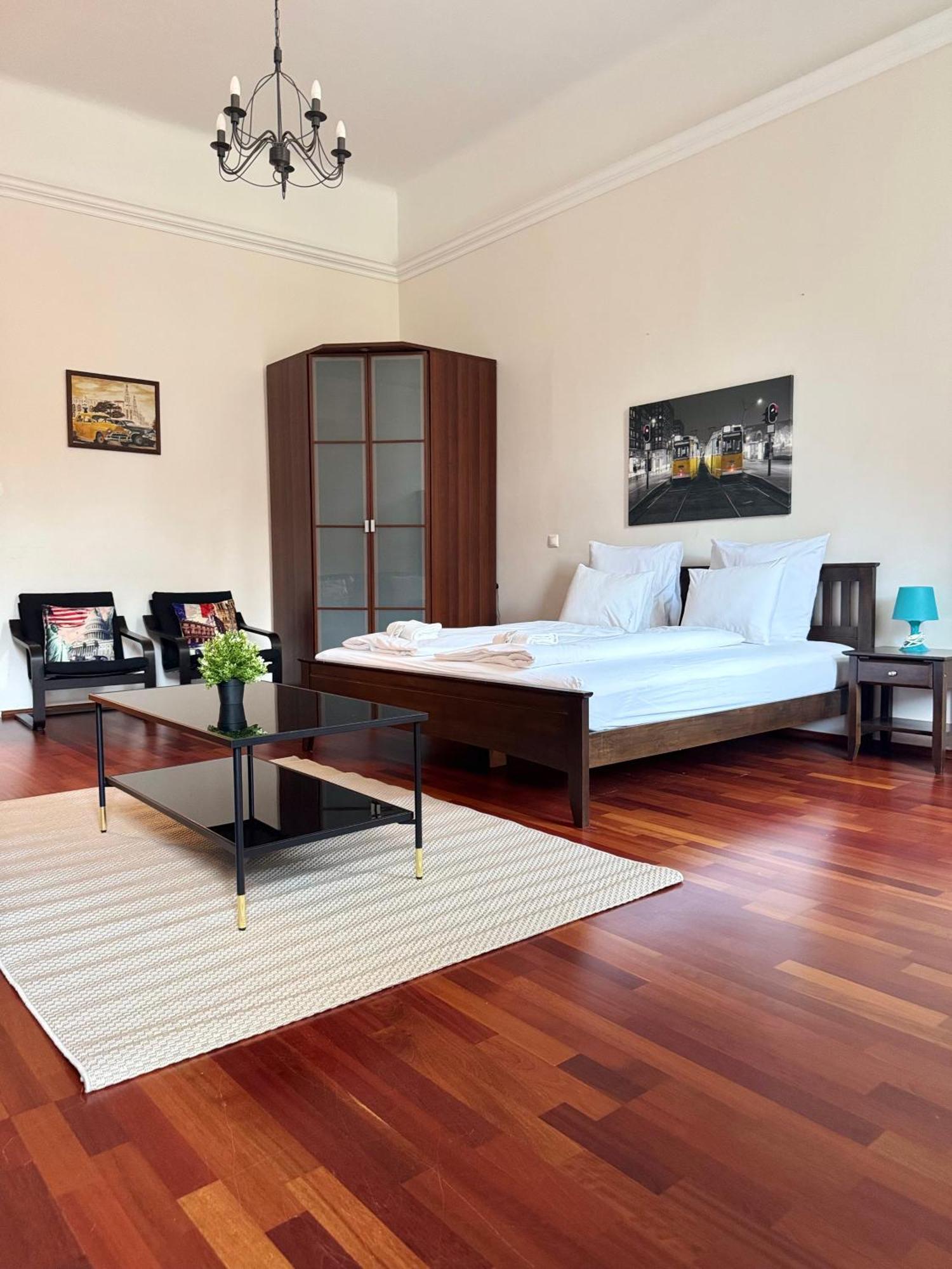 Standard By Hi5- Kiraly Apartmán *